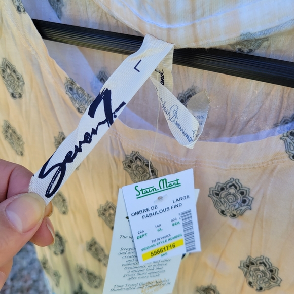 Boho Floral Print Seven7 Ladies Blouse with Ombre Design Size Large - Picture 4 of 7